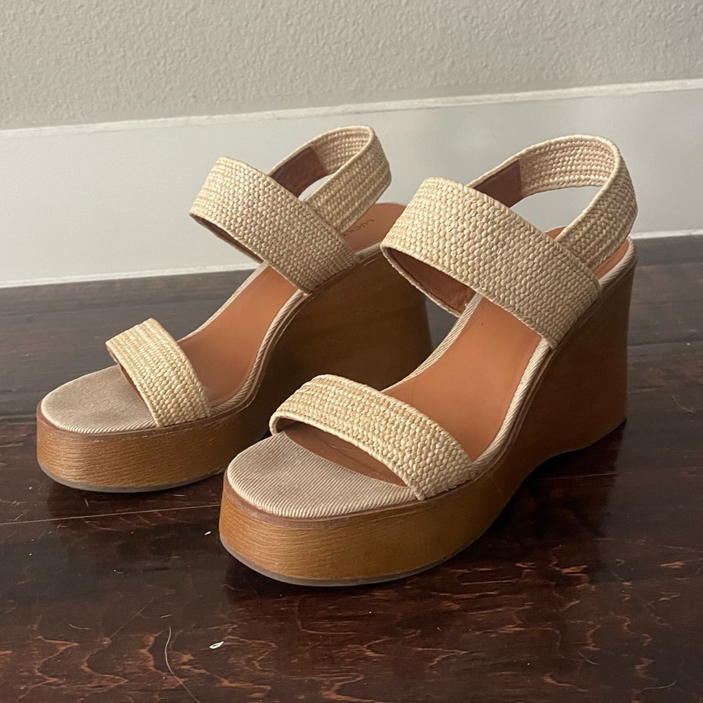 LUCKY BRAND WEDGES. NATURAL RAFFIA/WOOD LOOK